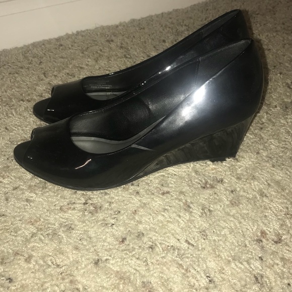 Black wedge heels - Picture 2 of 4